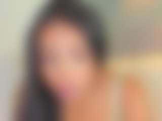 Live cam show with Elisa Castrillon - Naked on parknlotfishbdy