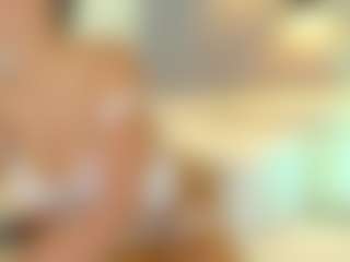 Live cam show with Elisa Castrillon - Spank on studioflirtlive.com