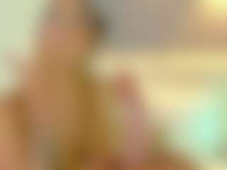 Live cam show with Elisa Castrillon - Squirt on SxyPornLive