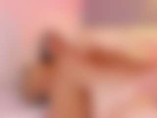 Live cam show with Elisa Castrillon - Fingering on Camsoda