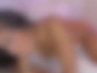 Live cam show with Elisa Castrillon - Ebony Big Tits on CamwithHer