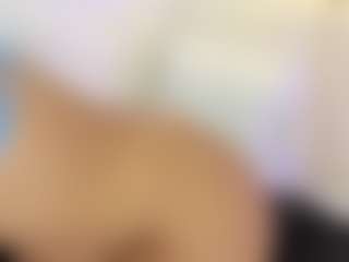 Live cam show with Elisa Castrillon - Doggy Style on livesuperchat.net