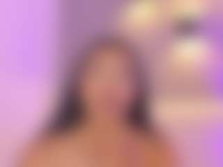 Live cam show with Elisa Castrillon - Natural on Camsoda