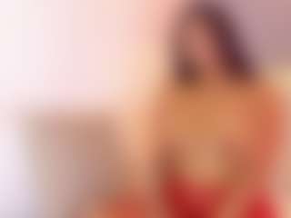 Live cam show with Elisa Castrillon - Short on TottyGirls