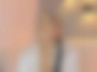 Live cam show with Elisa Castrillon - Ass Bouncing on TeamSkeetLive