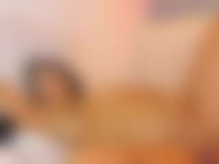 Live cam show with Elisa Castrillon - Ebony College on Camsoda