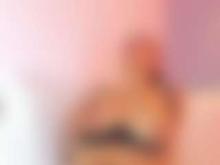 Live cam show with Elisa Castrillon - Petite on Camsoda