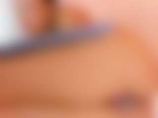 Live cam show with Elisa Castrillon - Flashing on Camsoda