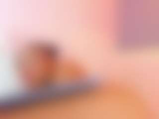 Live cam show with Elisa Castrillon - Flashing on Camsoda