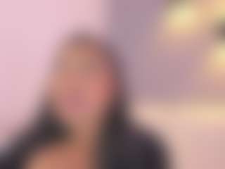 Live cam show with Elisa Castrillon - Sexy on Camsoda