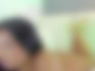 Live cam show with Elisa Castrillon - Ebony Shaved Pussy on Camsoda
