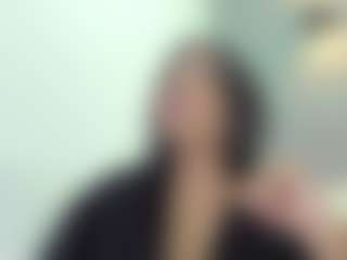 Live cam show with Elisa Castrillon - Dirty Talk on Camming Site