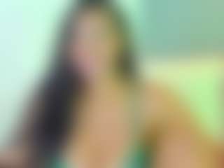 Live cam show with Elisa Castrillon - Ebony Petite on CamSodaAdn