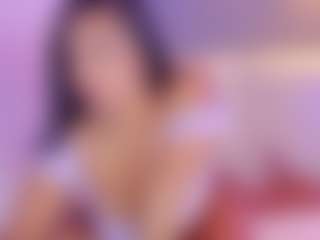 Live cam show with Elisa Castrillon - Strip Black on Camsoda