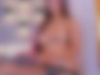 Live cam show with Elisa Castrillon - Fingering on StripNow