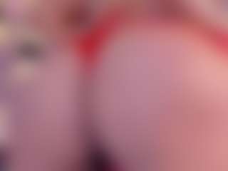 Live cam show with Elisa Castrillon - Black Dildo on xDating