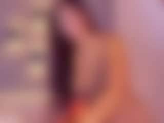 Live cam show with Elisa Castrillon - Flashing on WildCum