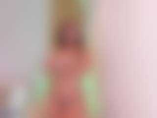 Live cam show with Elisa Castrillon - Big Ass on Camming Site