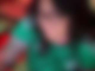 Live cam show with miacanelaxo - Gagging on madthumbs