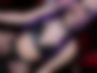 Live cam show with YarethRouss - Smoking on Cam Slut