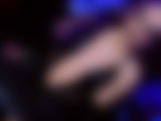 Live cam show with YarethRouss - Smoking on xfollow cams