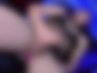 Live cam show with YarethRouss - Facial Piercings on StripNow