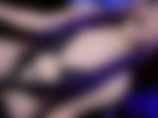 Live cam show with YarethRouss - Smoking on Camsoda