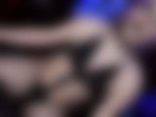 Live cam show with YarethRouss - Facial Piercings on makecum.org