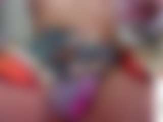Live cam show with Good Girl - Bush on Camsoda