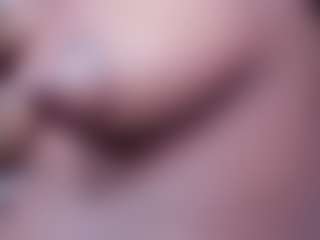 Live cam show with anamyle22 - Living Room on justonemore.cc