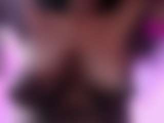 Live cam show with anamyle22 - Small Ass on AdultVida.com