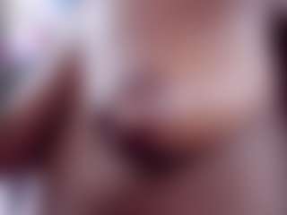 Live cam show with anamyle22 - Living Room on StripNow