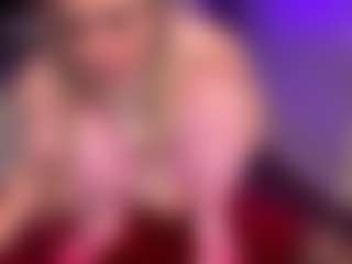 Live cam show with Laura Tate - Rubia on CamwithHer