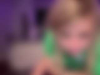 Live cam show with Laura Tate - Shaved Pussy Big Tits on Camsoda
