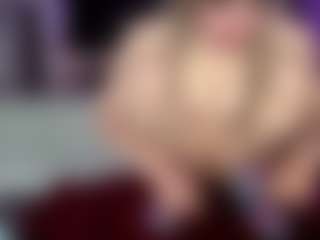 Live cam show with Laura Tate - Blonde Hair on fapnchat