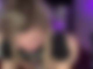 Live cam show with Laura Tate - Cum on WildCum