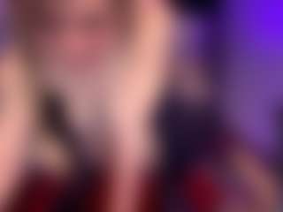Live cam show with Laura Tate - Shaved Pussy on Camsoda