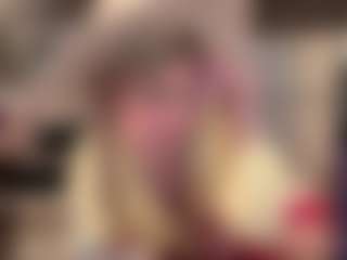Live cam show with Laura Tate - BBW Lush on livesuperchat.net