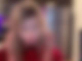 Live cam show with Laura Tate - Amateur Curvy on Camsoda