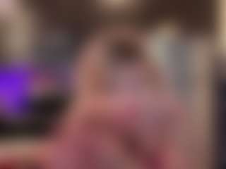 Live cam show with Laura Tate - Big Ass on Camsoda