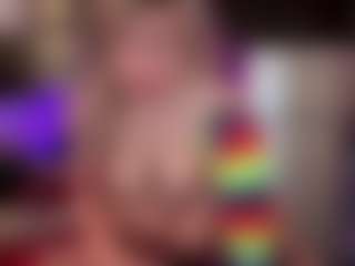 Live cam show with Laura Tate - Amateur on CamClone