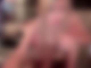 Live cam show with Laura Tate - Cum Lovense on Camsoda
