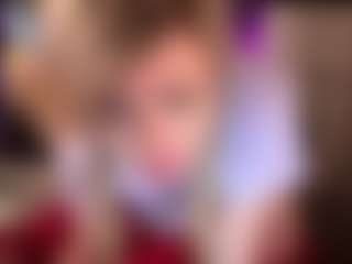 Live cam show with Laura Tate - Strip on milfzrlive.com