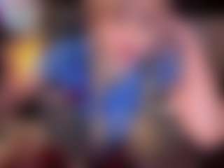 Live cam show with Laura Tate - Strip Toys on googirlz