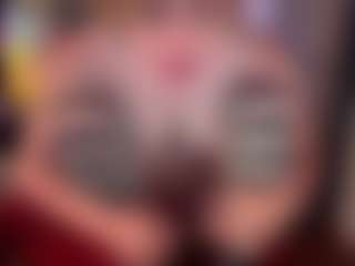 Live cam show with Laura Tate - Blonde Hair HD on Livezox