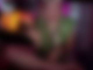 Live-Cam-Show mit Laura Tate - Strip auf Camsoda
