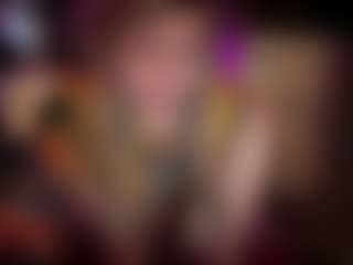 Live cam show with Laura Tate - Big Ass on 1on1-livenow