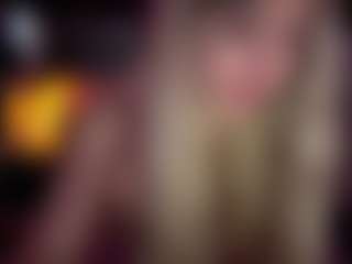 Live cam show with Laura Tate - Strip on xDating