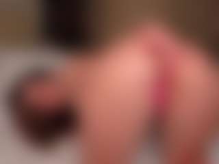 Live cam show with Ellen - No Drinking on boobsie.com