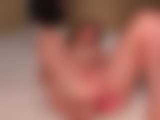 Live cam show with Ellen - Teen (18+) on Camsoda.co
